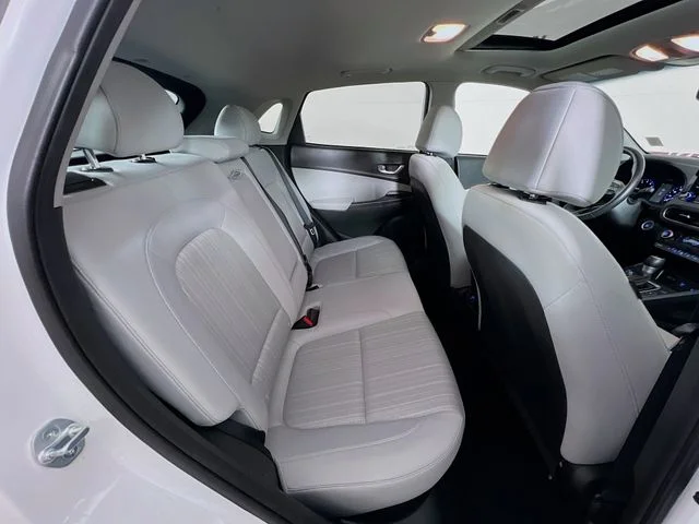 Used 2023 White Hyundai SEL image 41