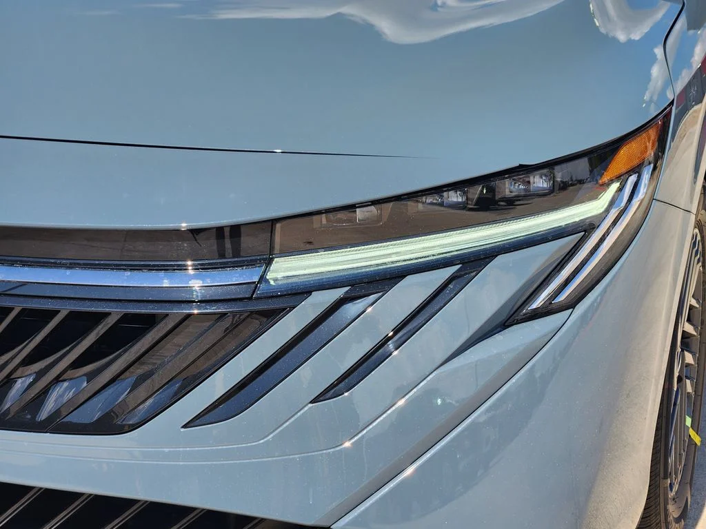 New 2027 Atlantic Gray Metallic Nissan SV image 8
