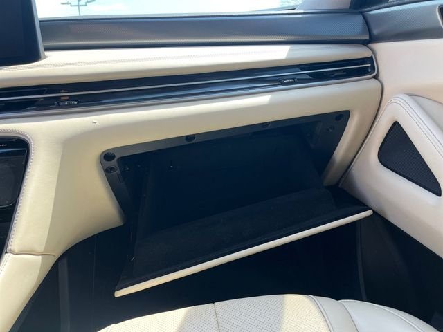 Certified Used 2022 Majestic White INFINITI LUXE image 24