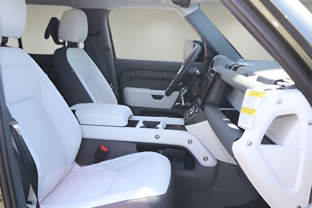 New 2026 Woolstone Green Land Rover X-Dynamic SE image 19