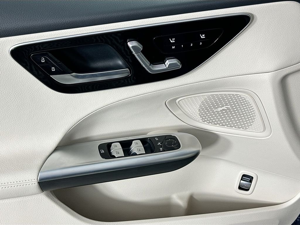 New 2026 Twilight Blue Metallic Mercedes-Benz C 300 image 18