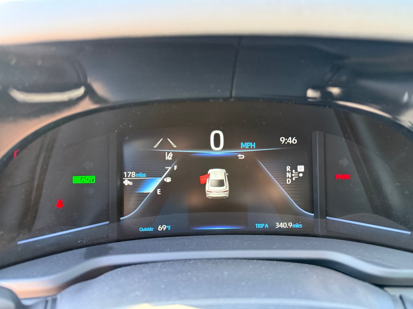 Used 2021 White Toyota XLE image 11