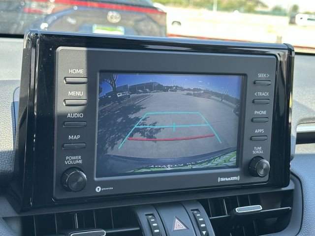 Used 2022 Silver Toyota XLE Premium image 18
