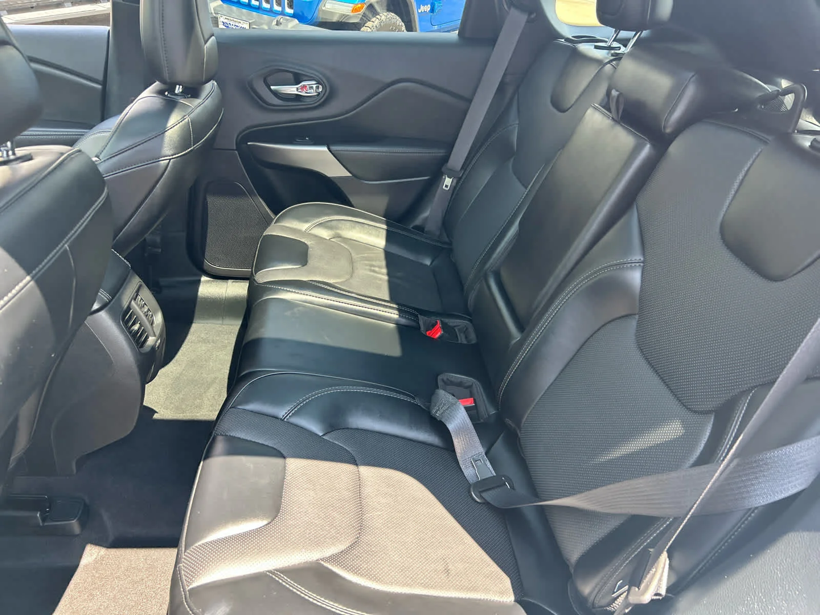 Used 2022 Bright White Clearcoat Jeep Limited image 23