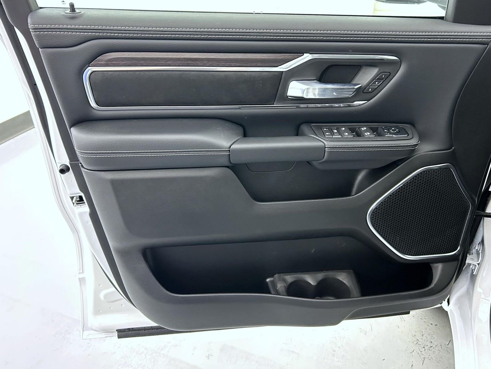 New 2027 Bright White Clear-Coat Exterior Paint RAM Laramie image 9
