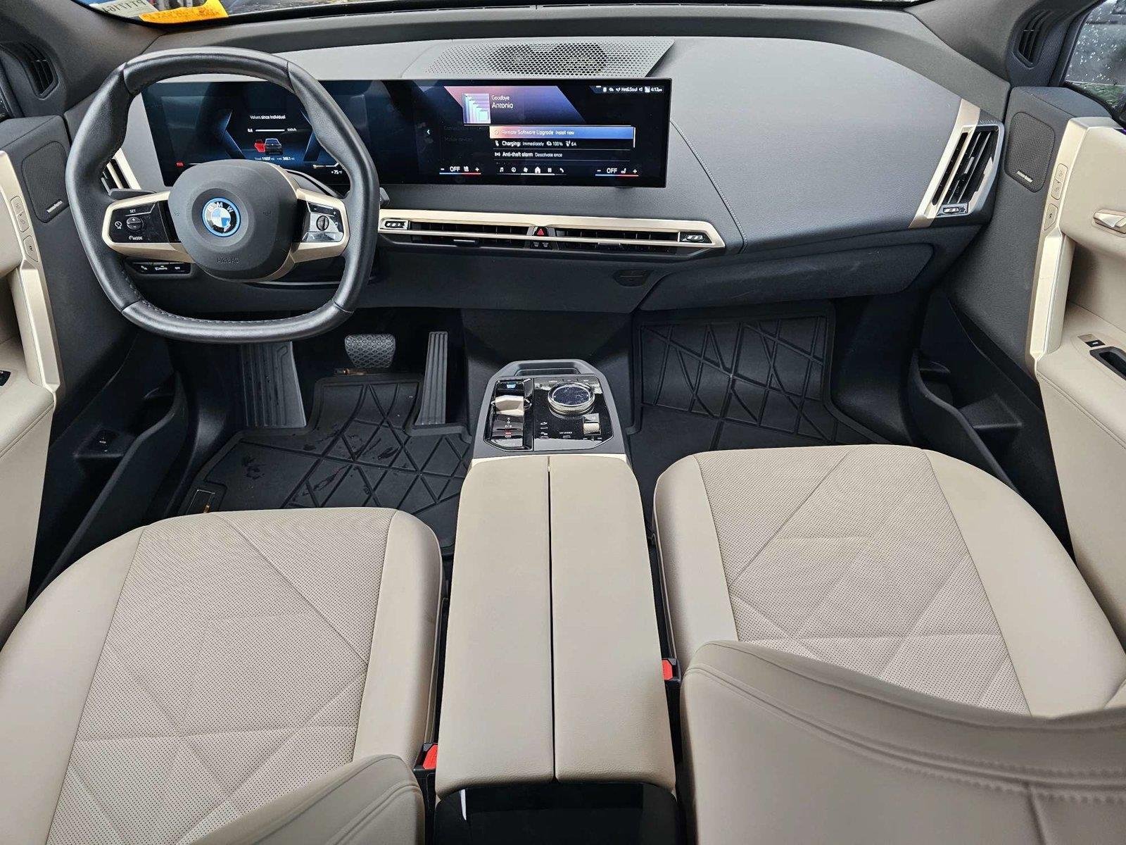 Used 2025 Dark Graphite Metallic BMW xDrive50 image 18