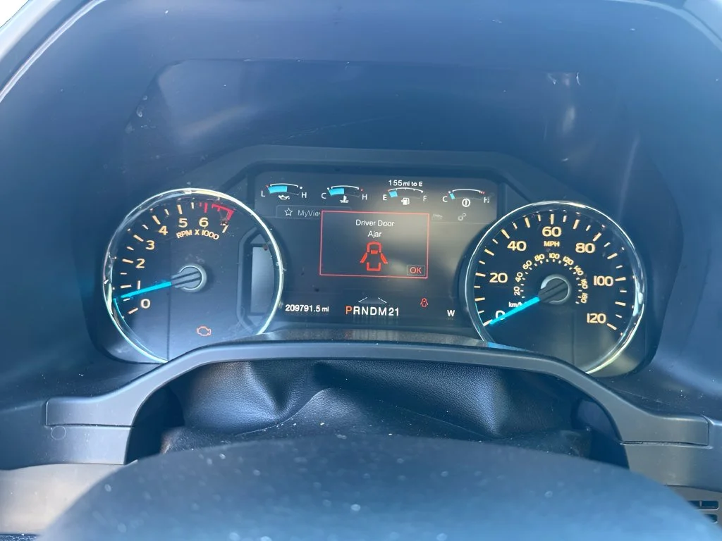 Used 2016 White Ford Platinum image 14