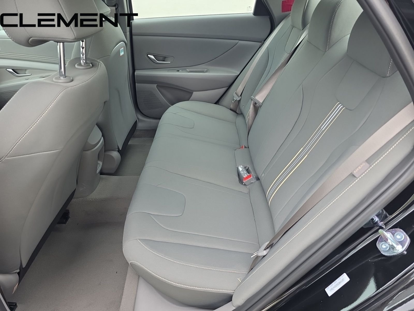 2025 Hyundai Elantra SEL - Photo 32