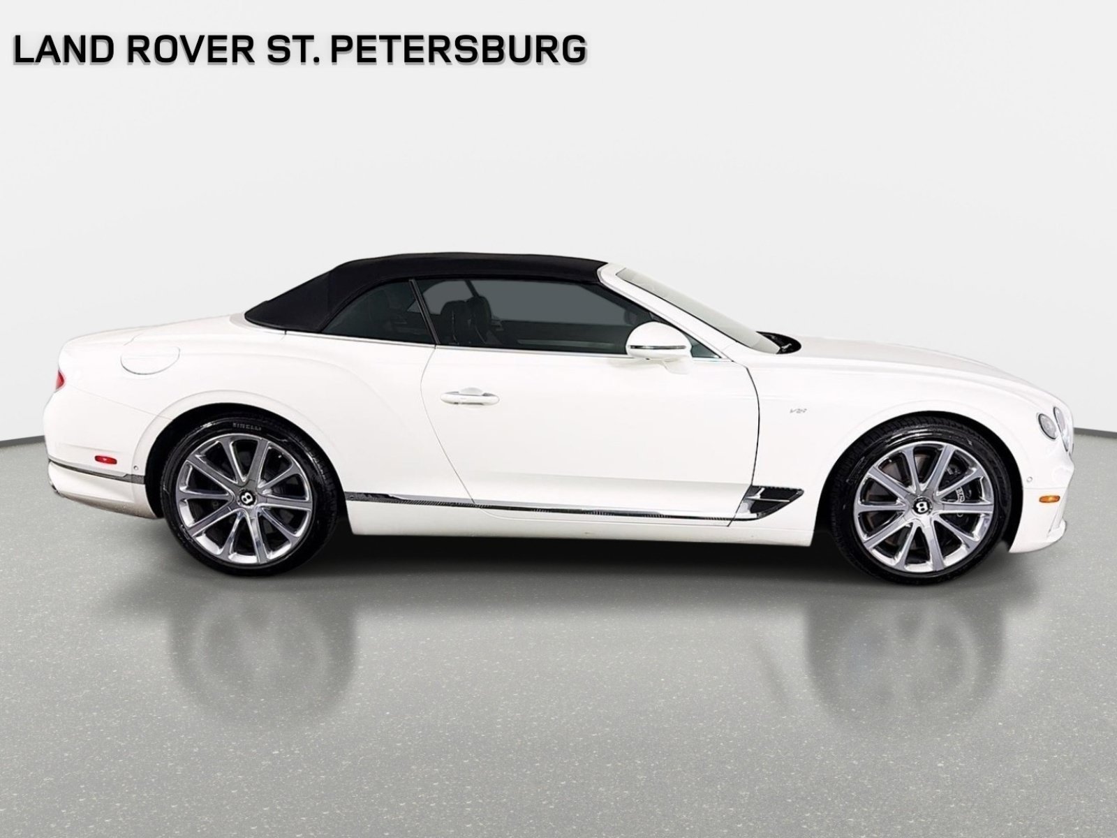 Used 2022 White Bentley V8 image 4