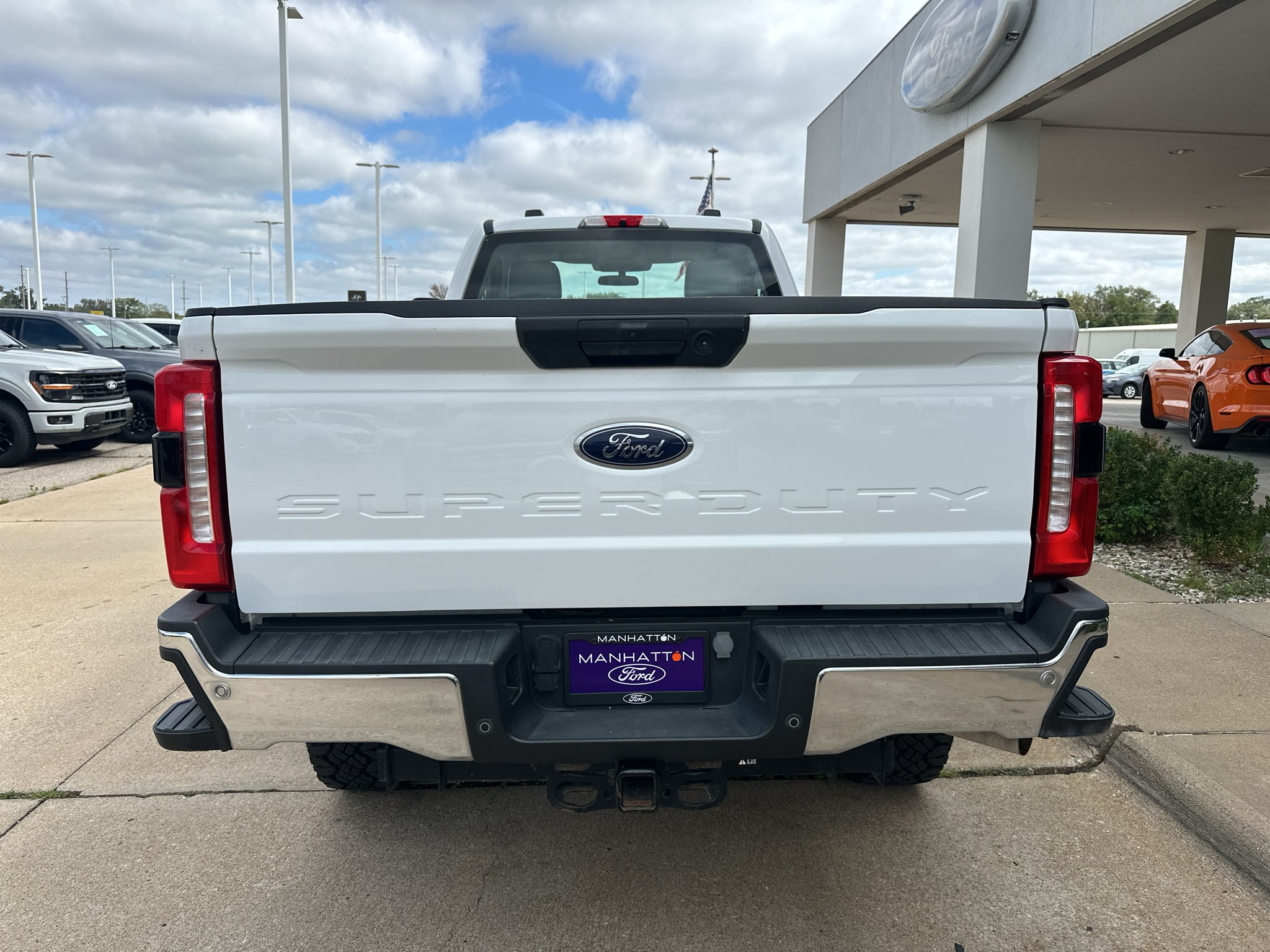 Used 2023 Oxford White Ford XL image 14