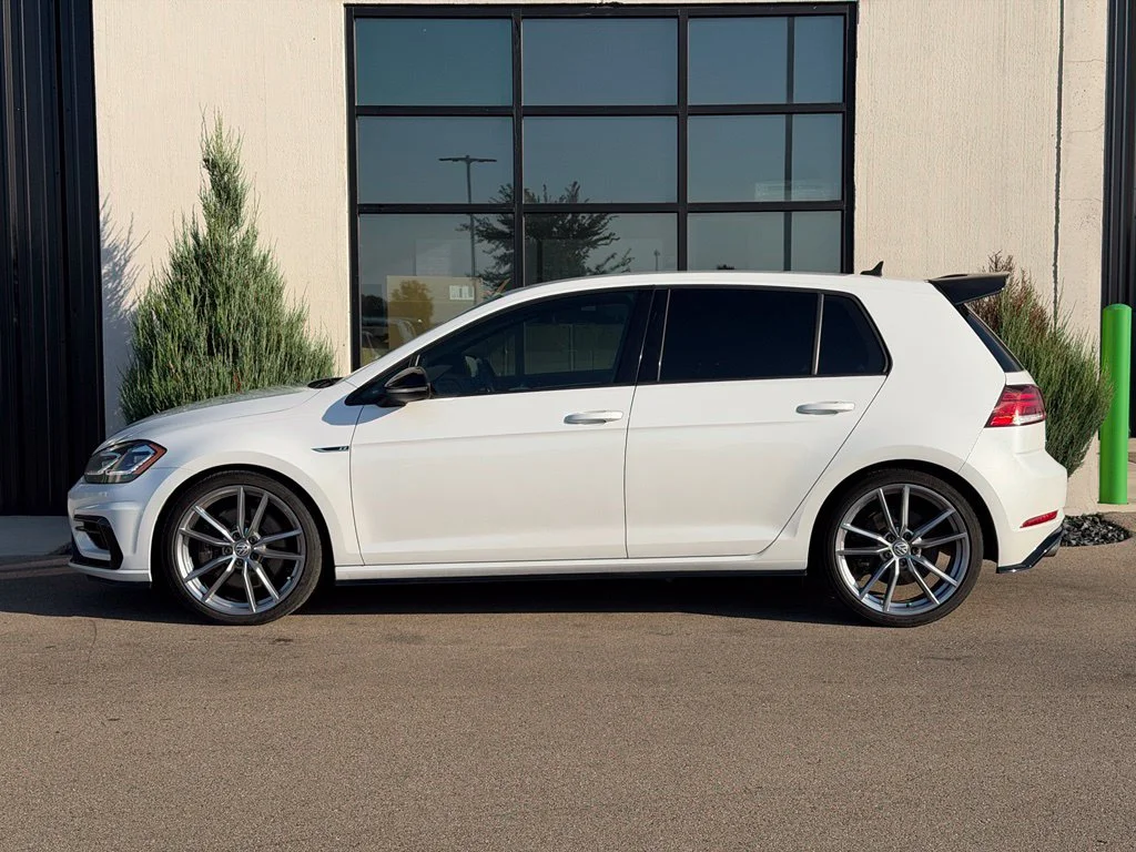 Used 2019 White Volkswagen DCC & Navigation 4Motion image 2