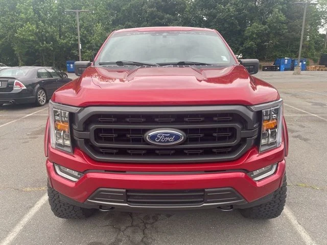 Used 2021 Red Ford XLT image 2