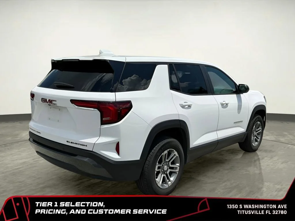 Used 2025 Summit White GMC Elevation image 7