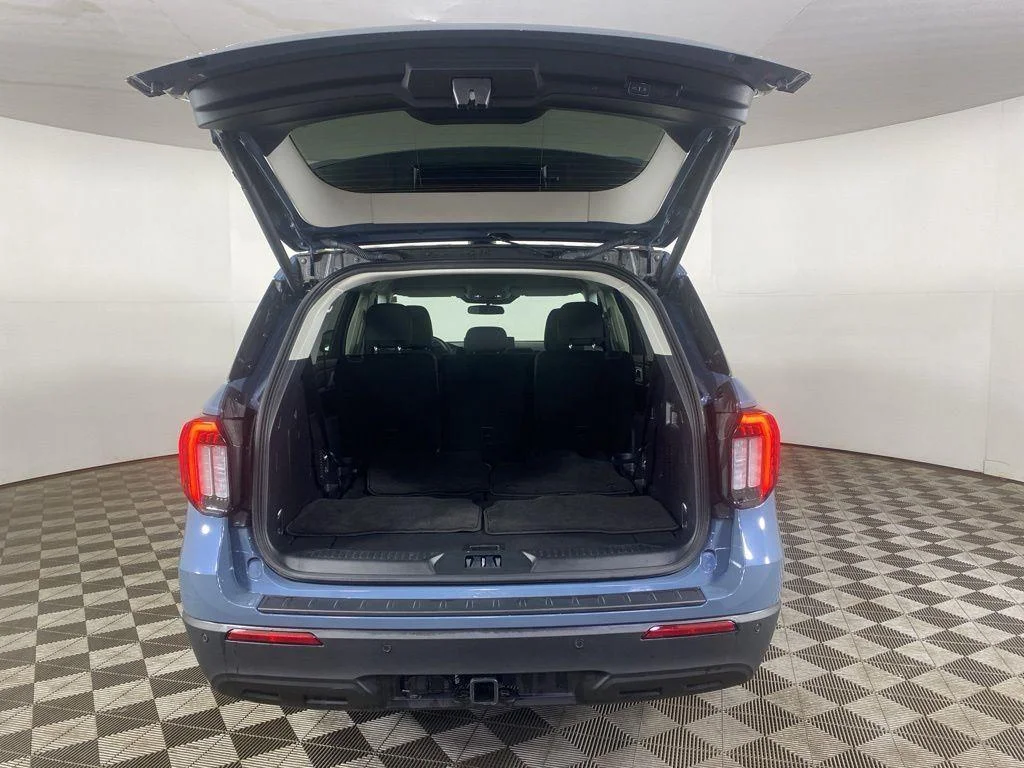 Used 2025 Vapor Blue Ford Active image 20