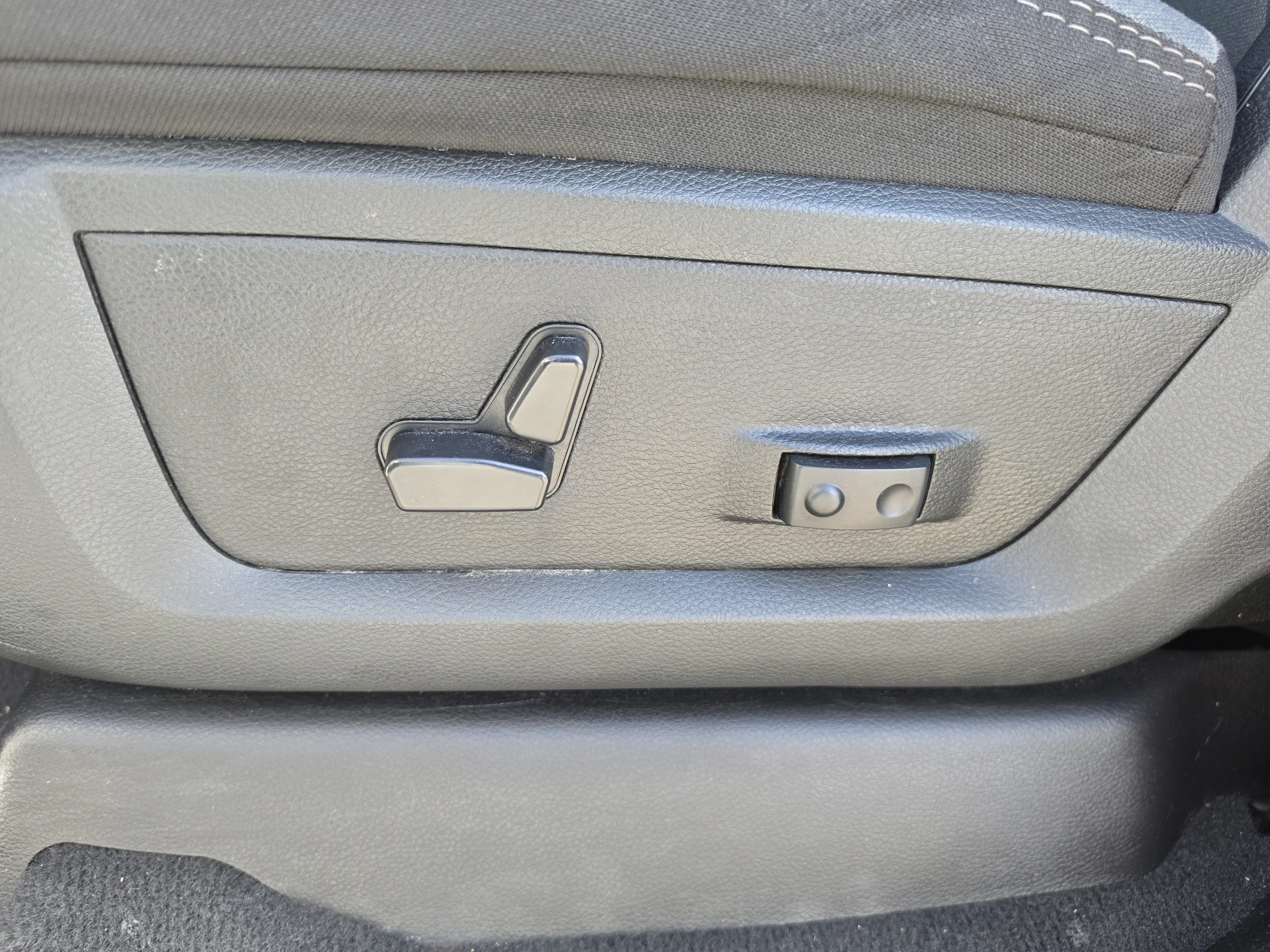 Used 2024 Bright White Clearcoat Ram Big Horn image 22