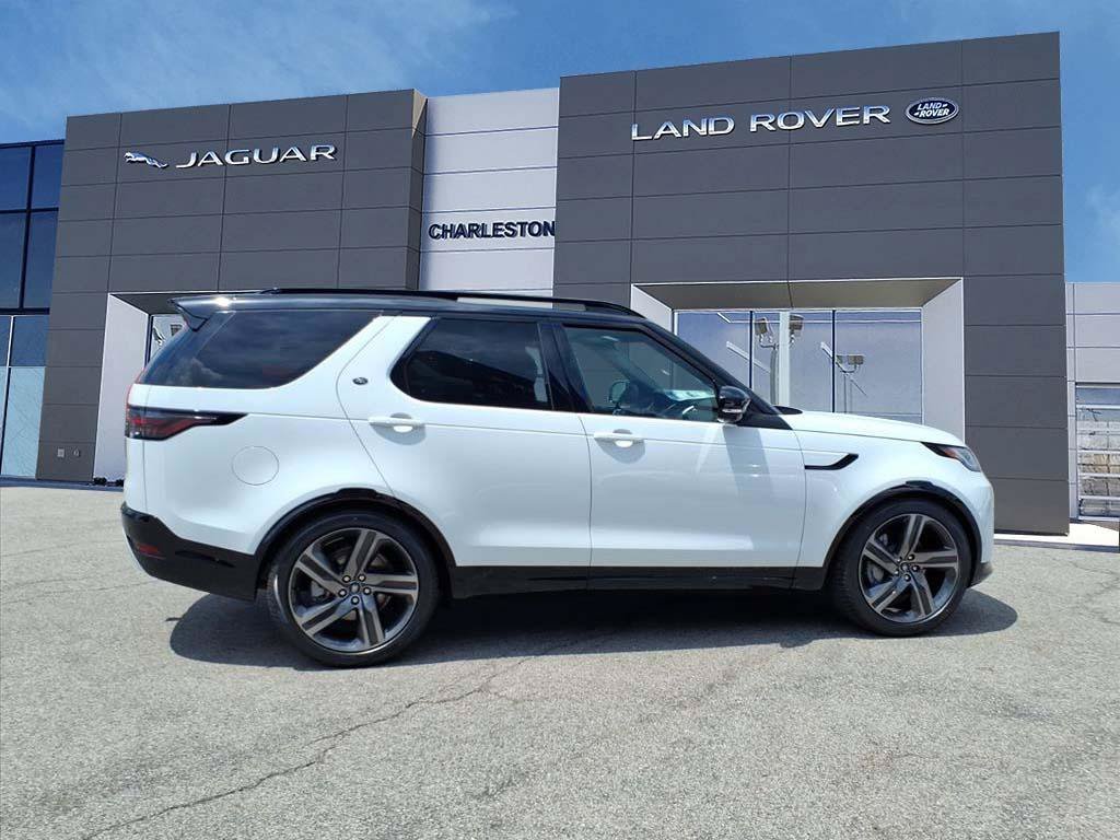 New 2026 Fuji White Land Rover Dynamic SE image 6