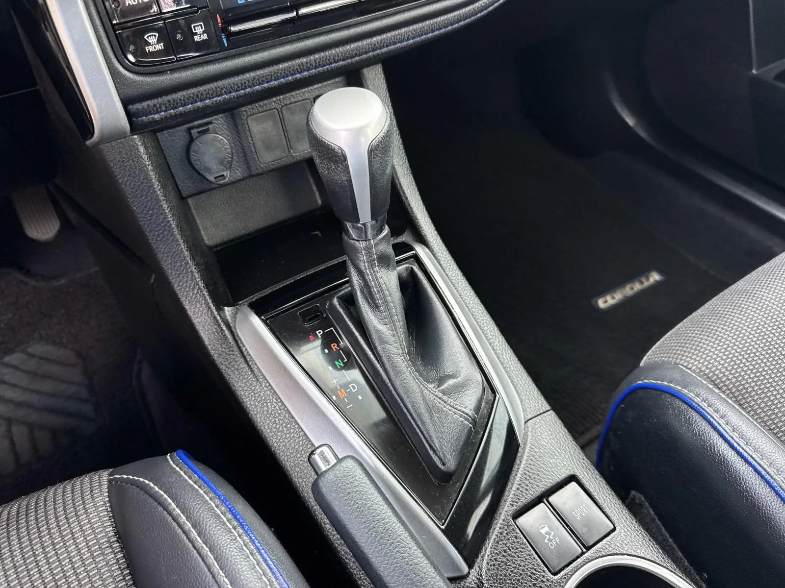 Used 2019 Super White Toyota LE image 26