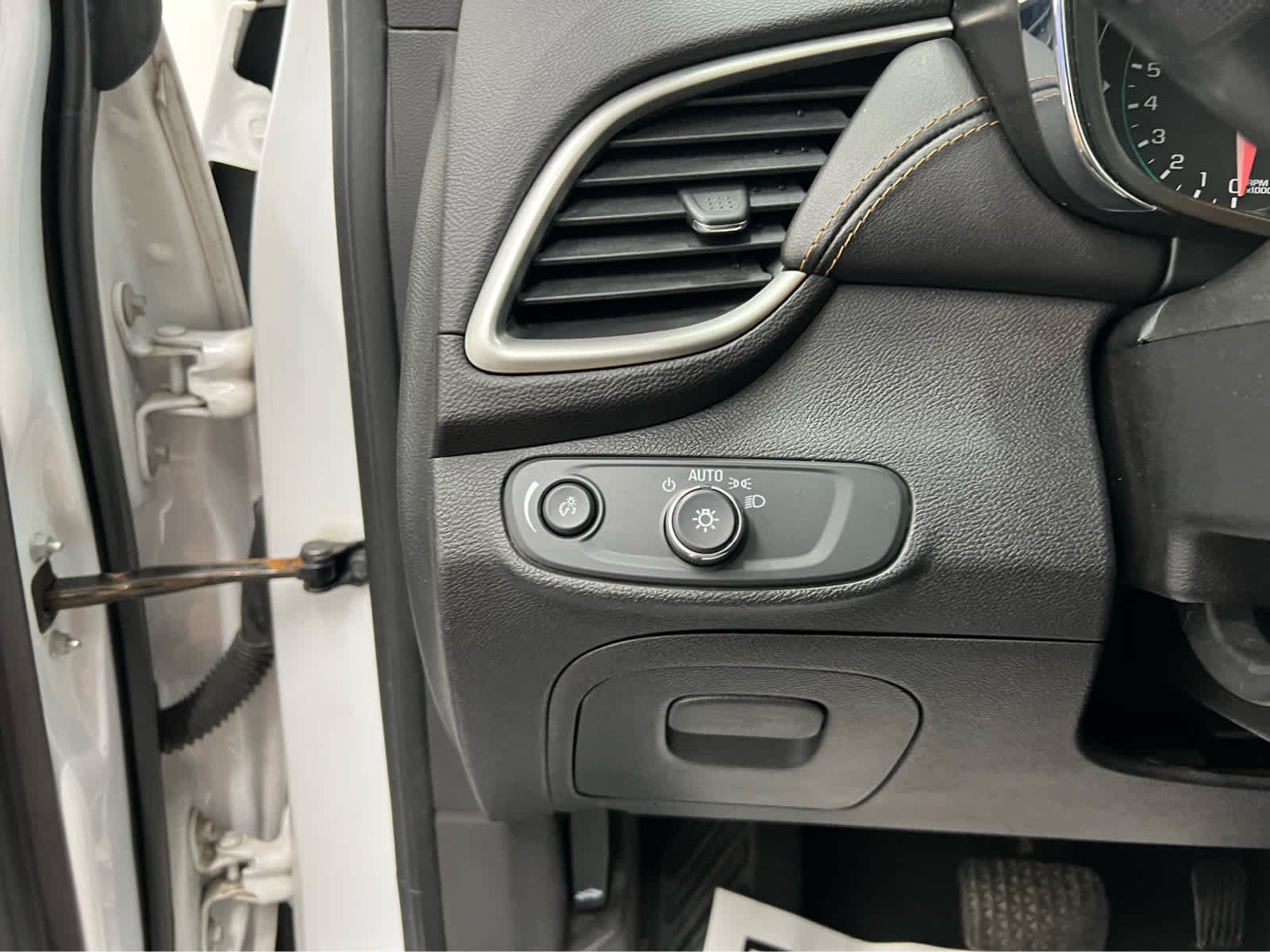 Used 2019 Summit White Chevrolet LT image 15