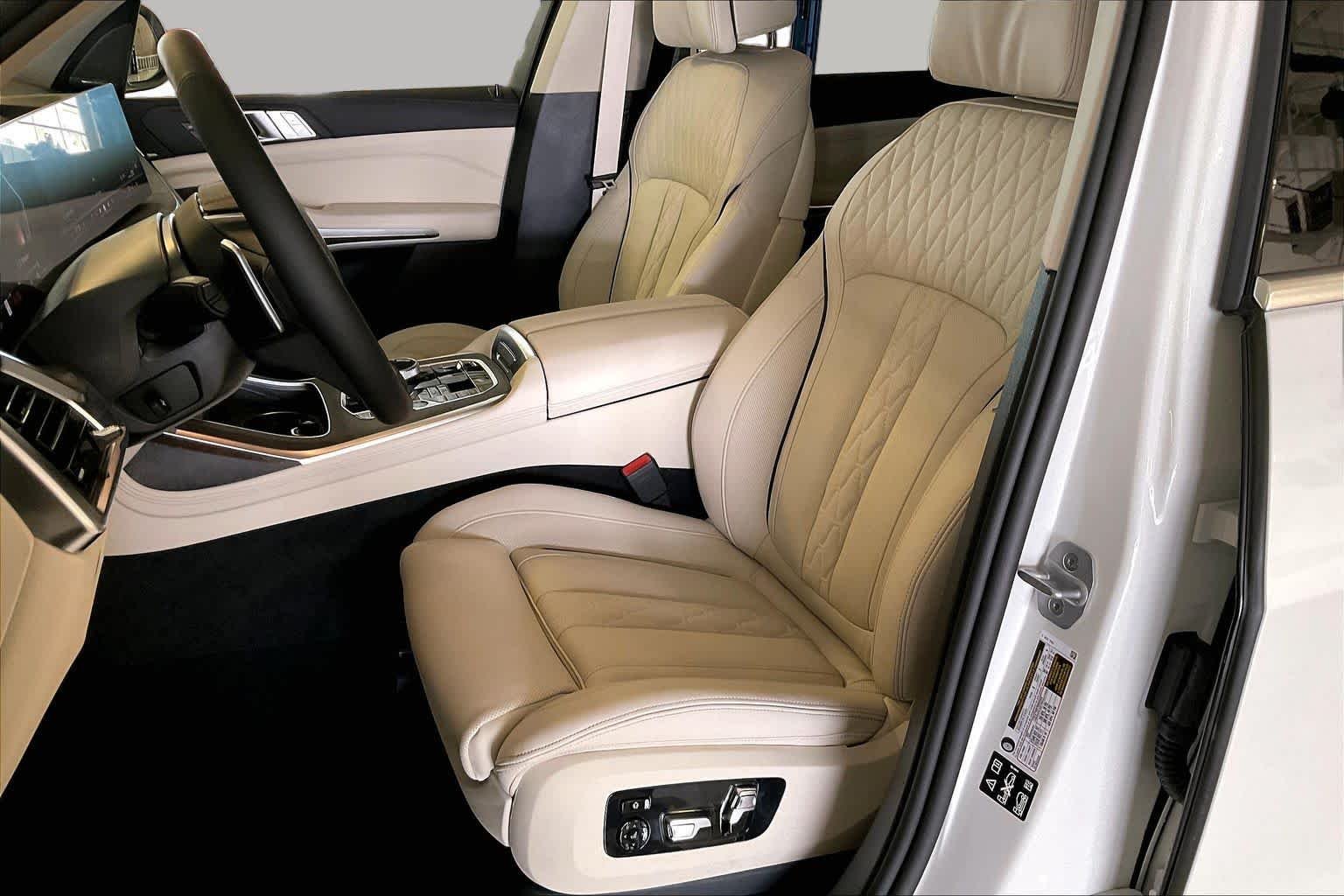 New 2027 Mineral White Metallic BMW xDrive40i image 9