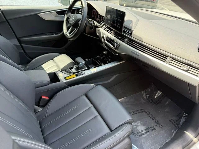 Used 2025 White Audi  image 37