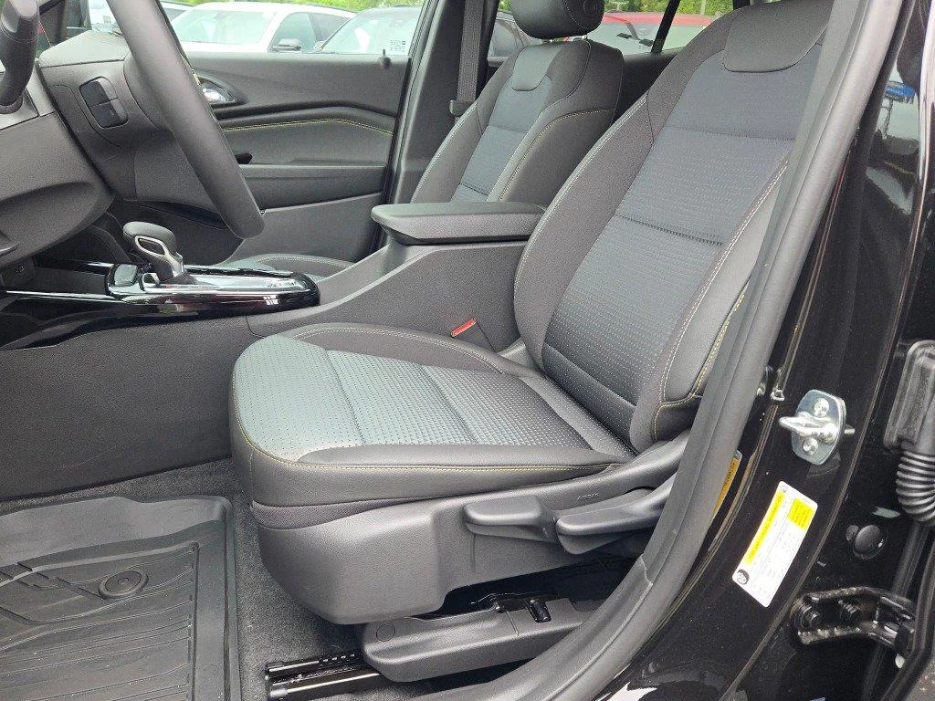 New 2026 Mosaic Black Metallic Chevrolet LT image 19
