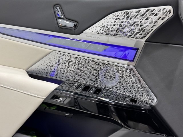 New 2026 Oxide Grey Metallic BMW 760i xDrive image 16