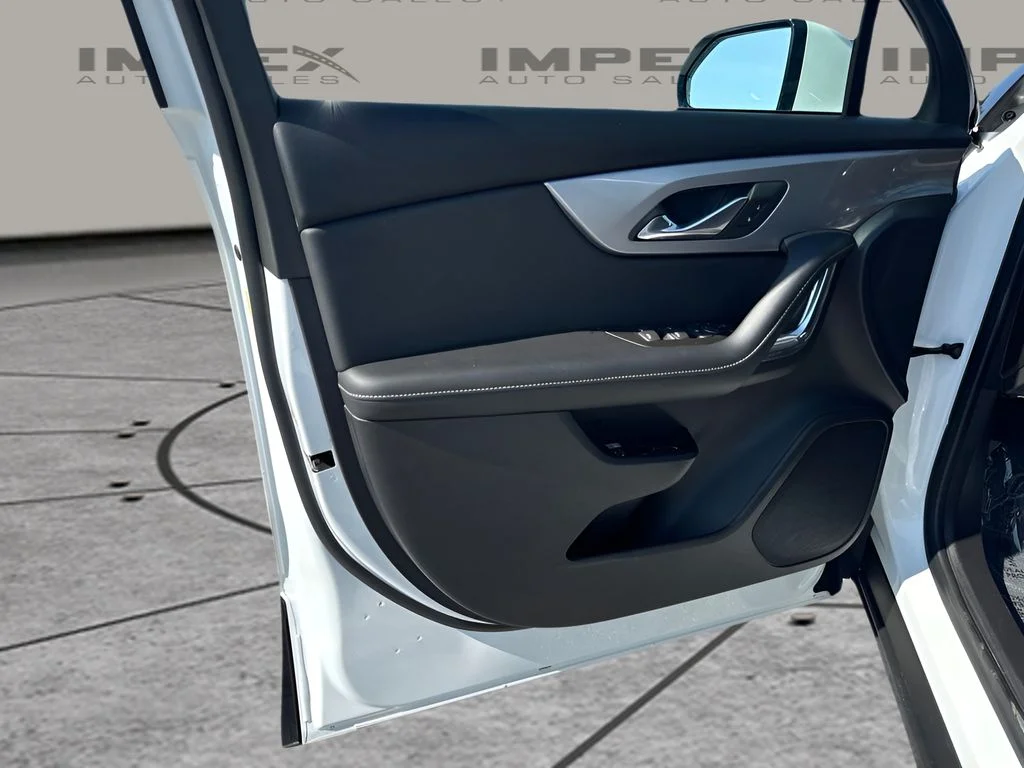 Used 2025 White Chevrolet LT image 21