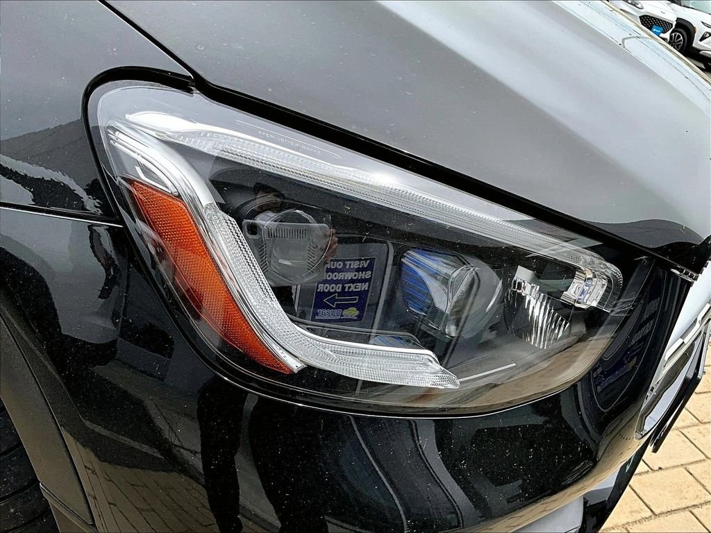 Used 2022 Black Mercedes-Benz GLC 300 image 34