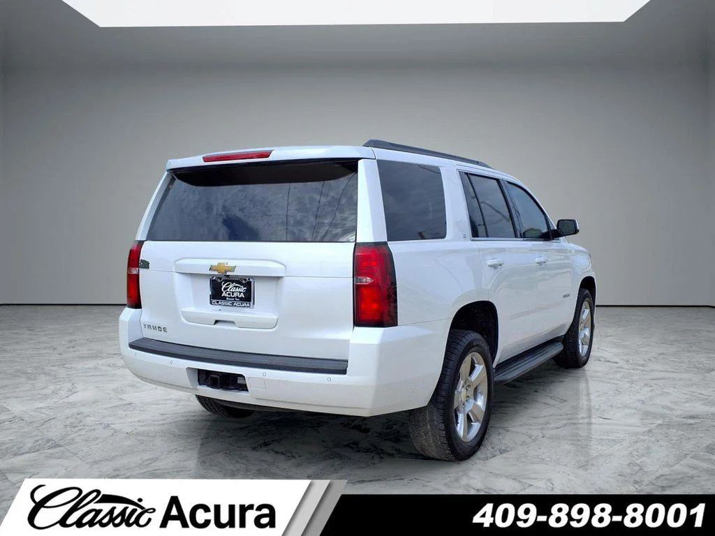 Used 2017 Iridescent Pearl Tricoat Chevrolet LT image 6