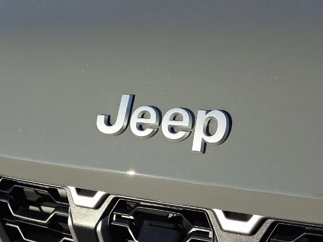 New 2027 Gray Jeep Limited image 24