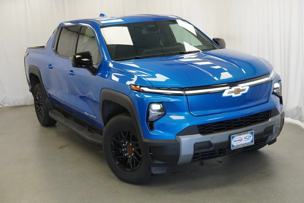 New 2026 Riptide Blue Metallic Chevrolet LT - Extended Range image 3