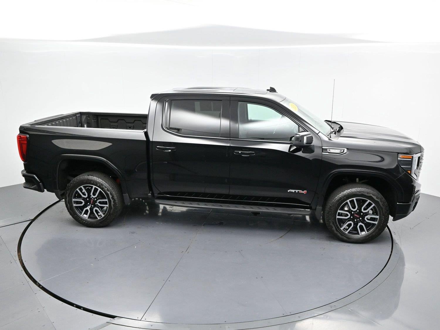 Used 2026 Onyx Black GMC AT4 image 40