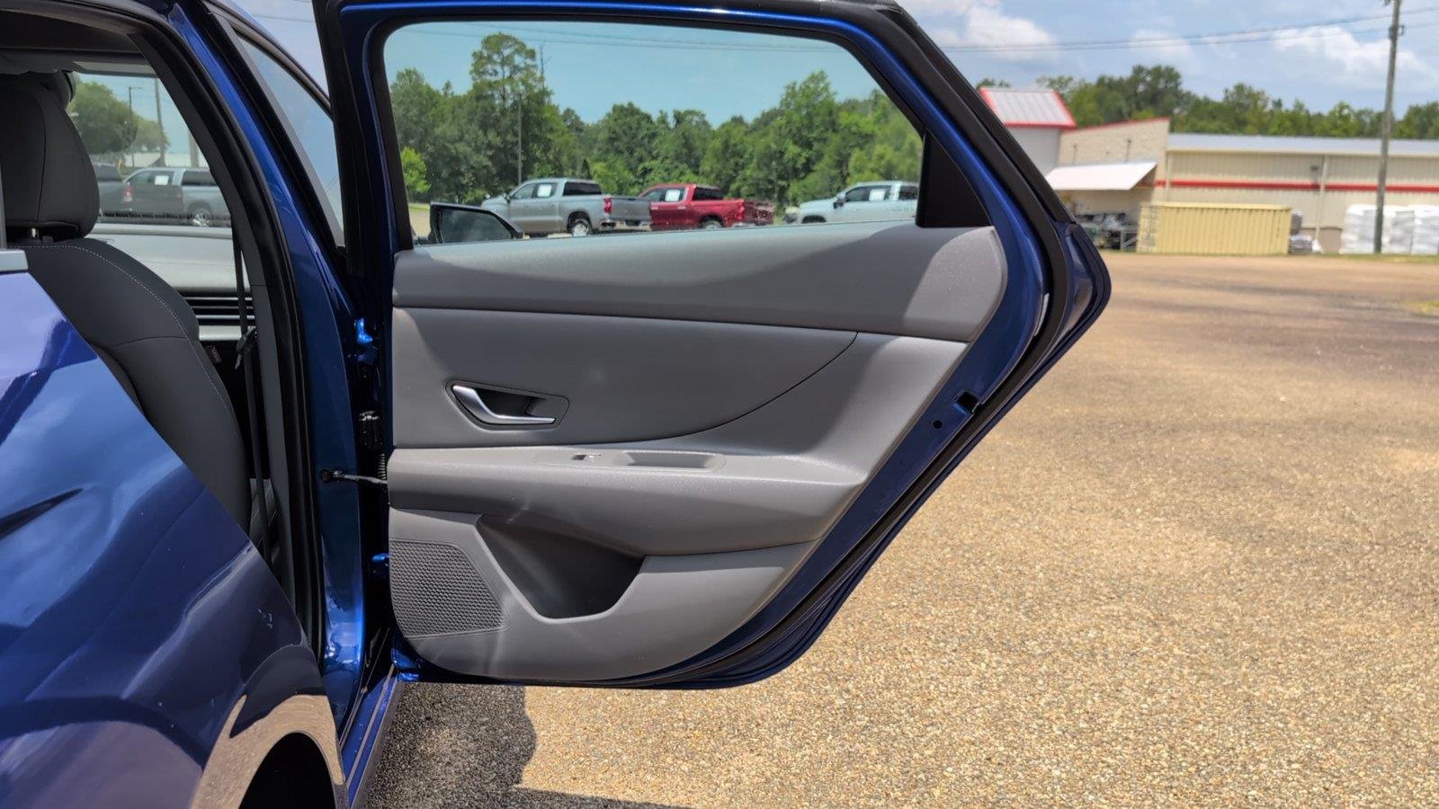 Used 2025 Intense Blue Hyundai SEL Convenience image 18