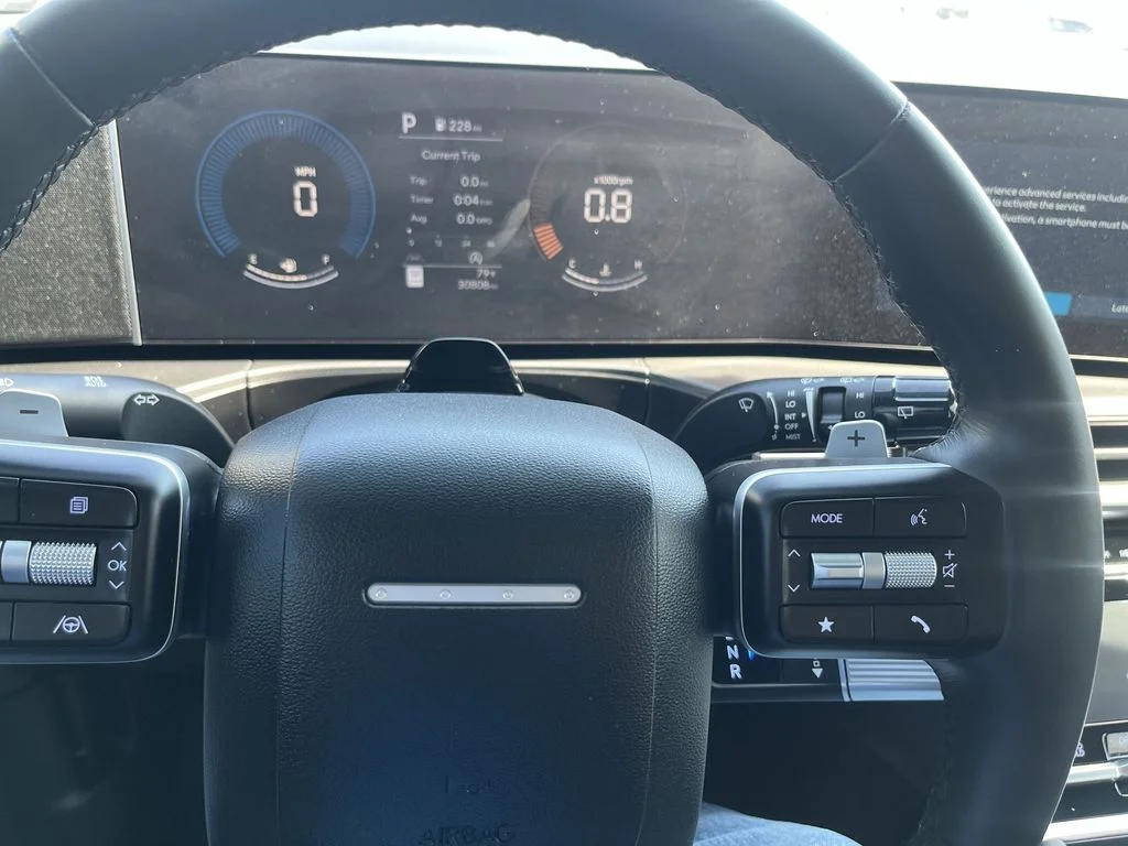 Used 2024 Black Hyundai SEL image 21
