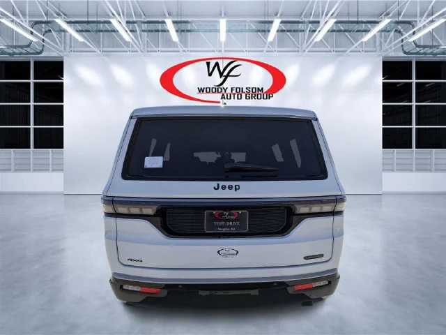 New 2027 White Jeep  image 4