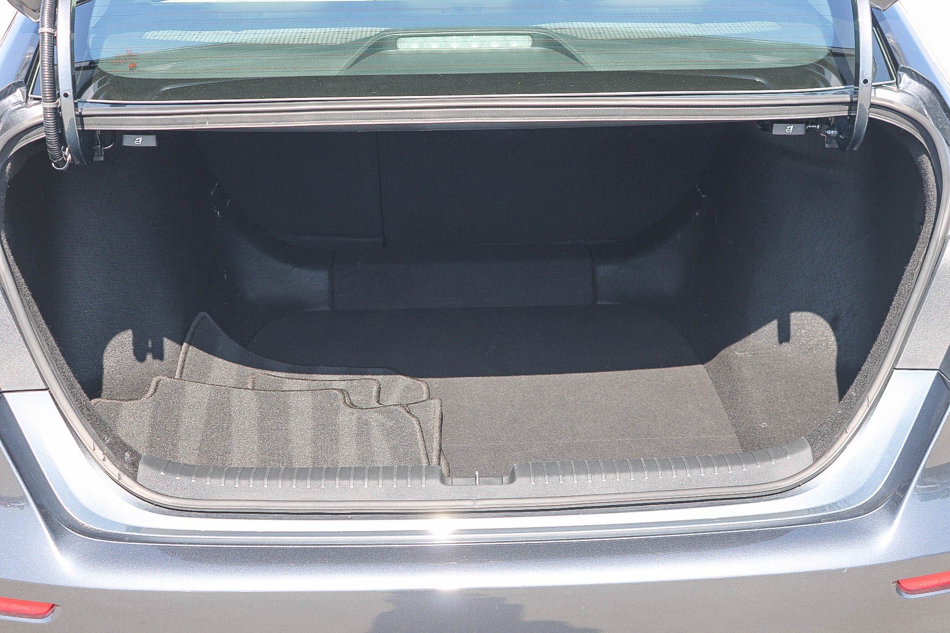 Used 2023 Meteorite Gray Metallic Honda EX image 25