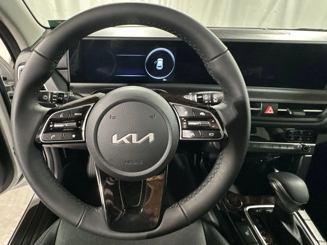 New 2026 Steel Gray Kia EX image 18