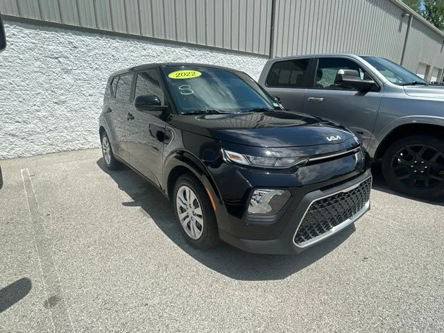 Used 2022 Black Kia LX image 4