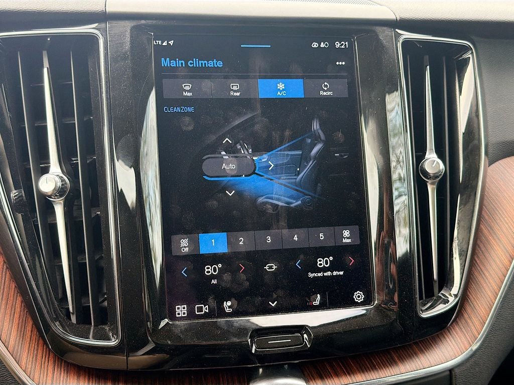 2023 Volvo XC60 Plus - Photo 16