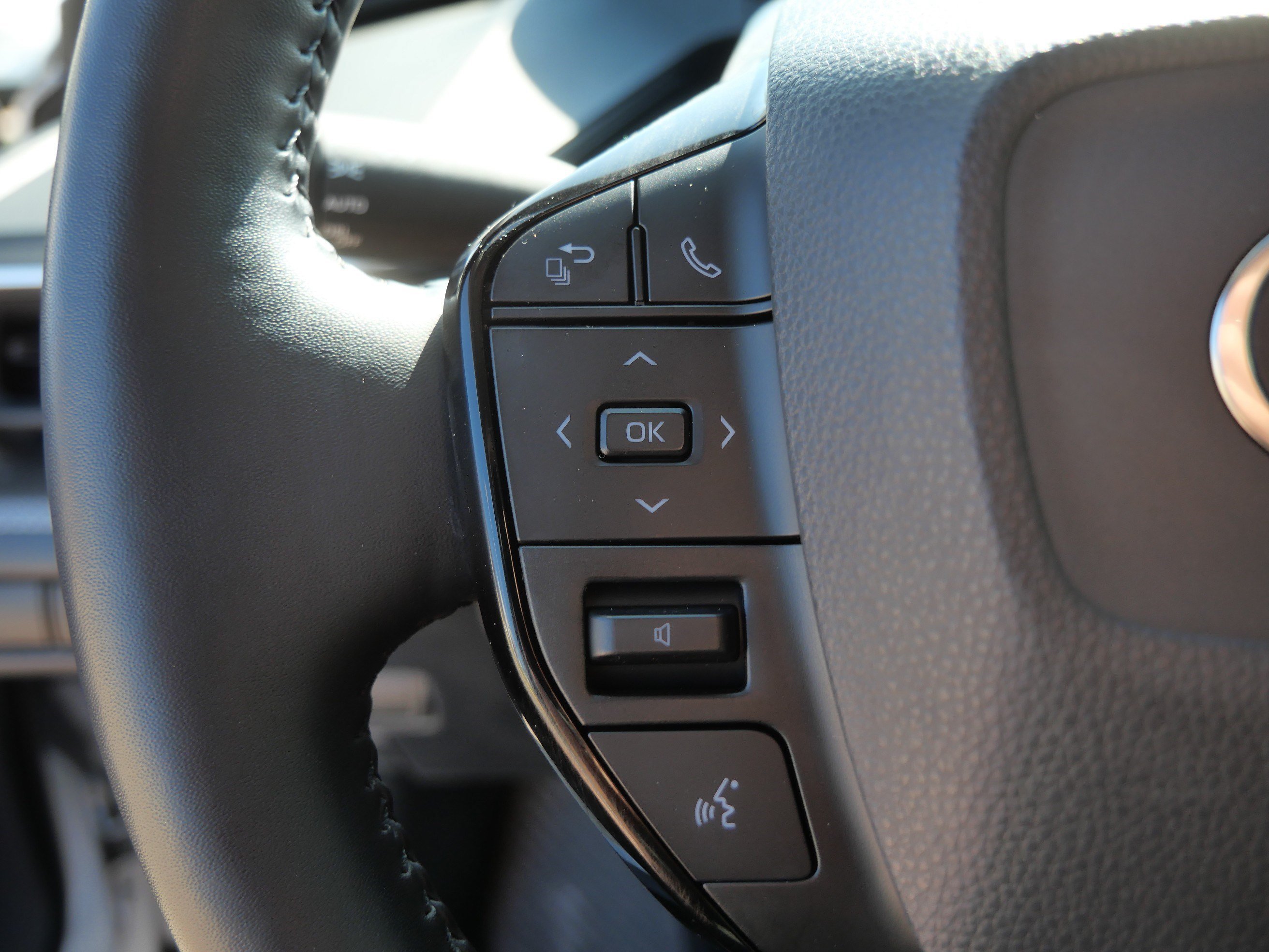 Certified Used 2025 Cutting Edge Toyota XLE image 28