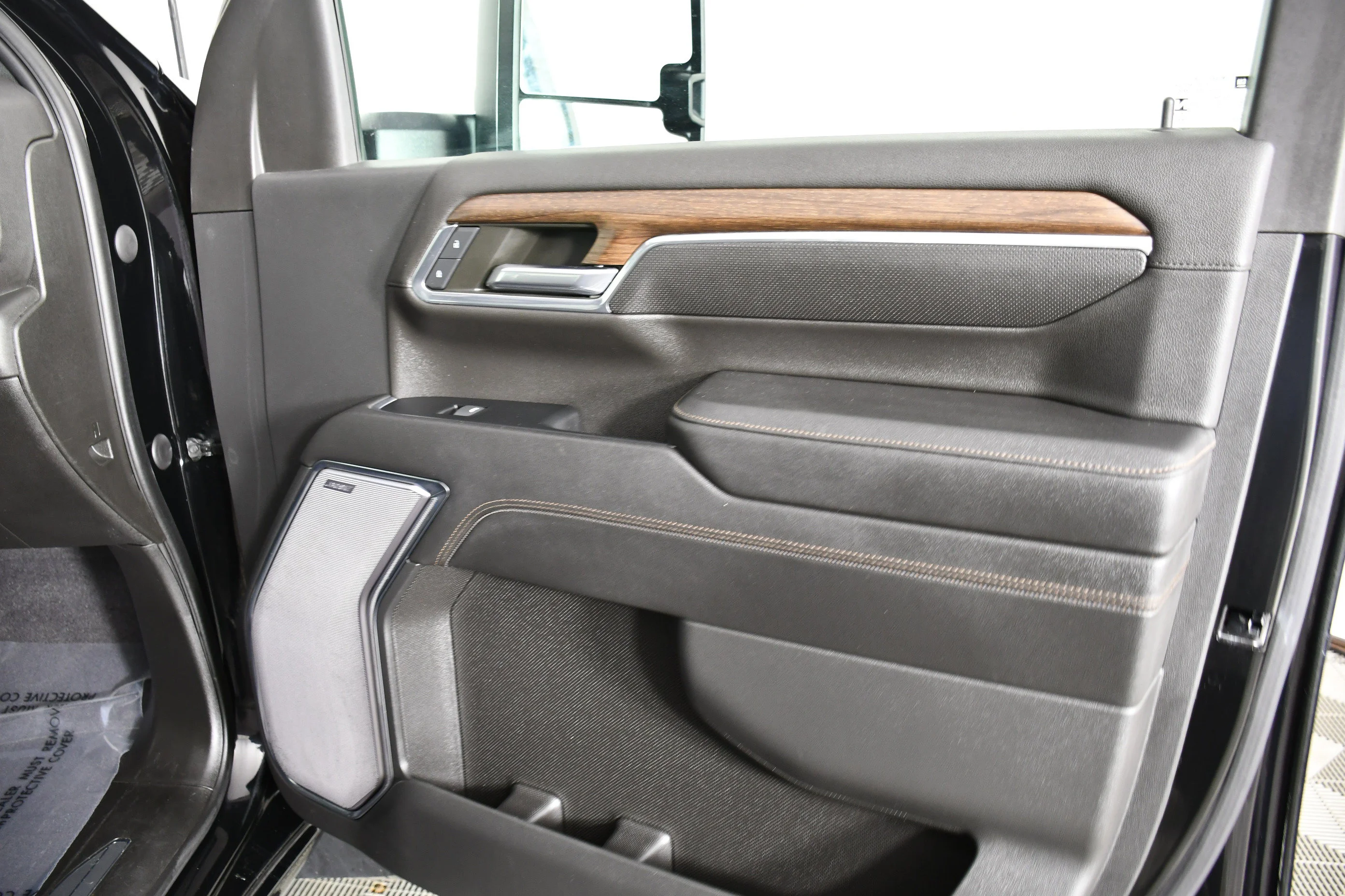 Used 2024 Black Chevrolet High Country image 47