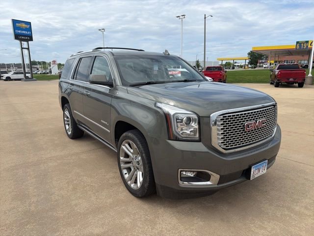 2017 GMC Yukon 4WD Denali's photo