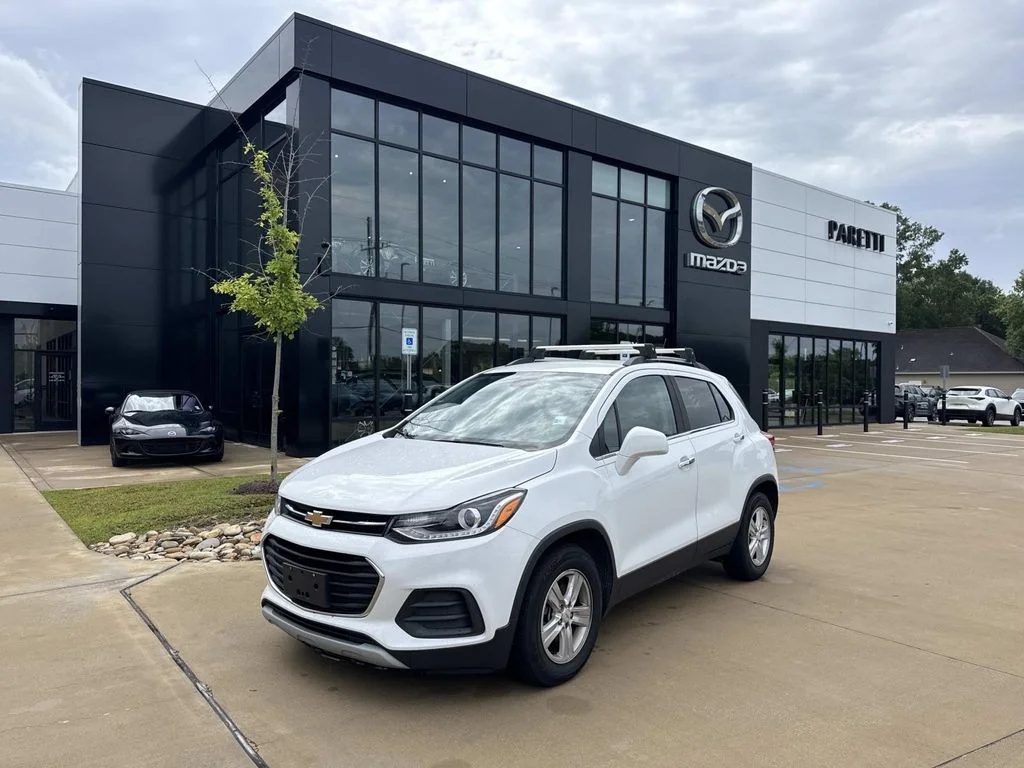 Used 2017 White Chevrolet LT image 1