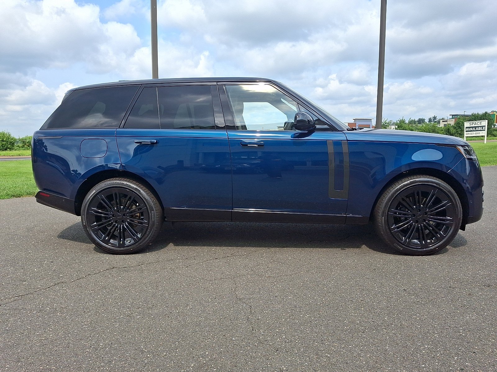New 2026 Petrolix Blue Land Rover  image 7
