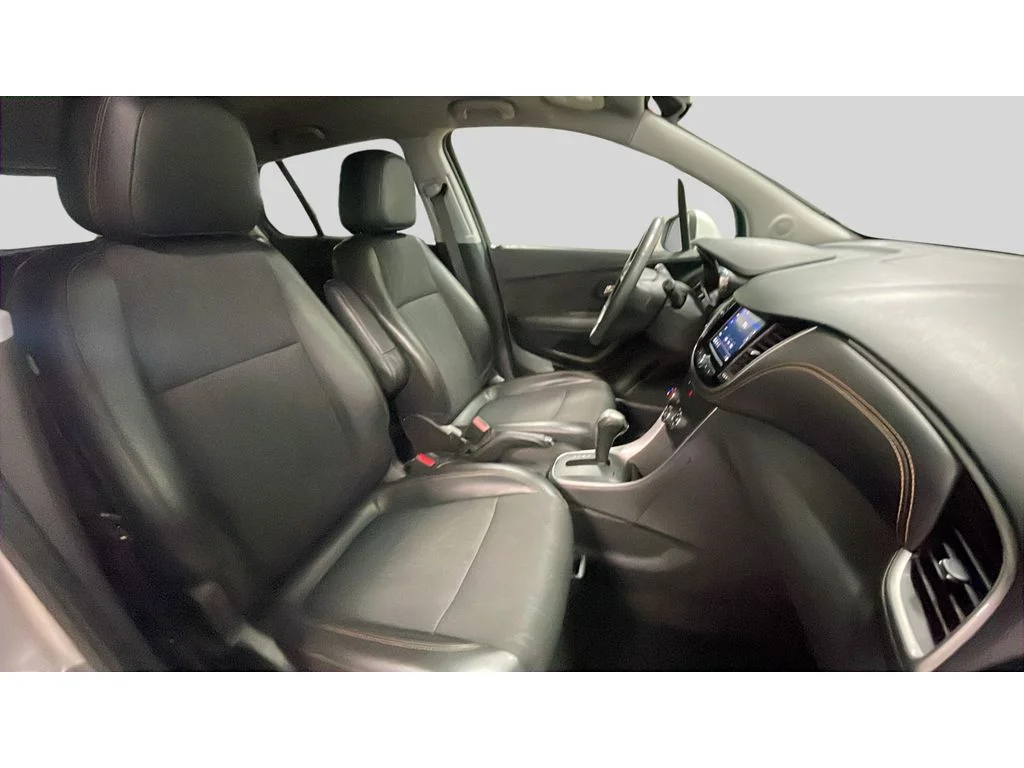Used 2020 Silver Ice Metallic Chevrolet LT image 17