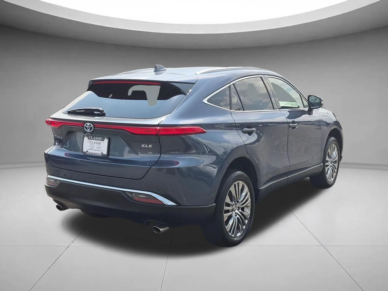 Used 2024 Coastal Gray Metallic Toyota XLE image 5
