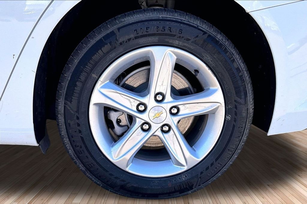 Used 2024 White Chevrolet LS image 6