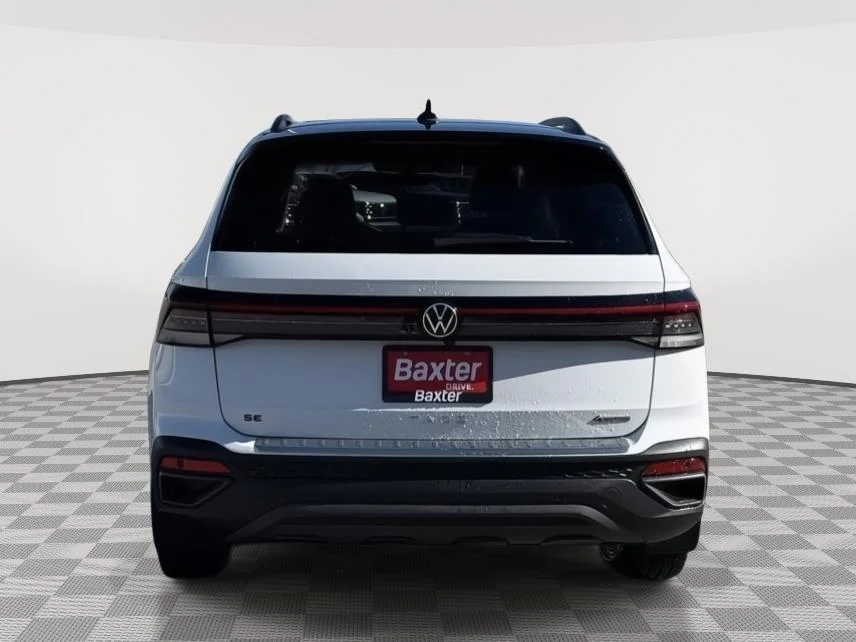 New 2026 Pure White w/Deep Black Roof Volkswagen SE Black image 4