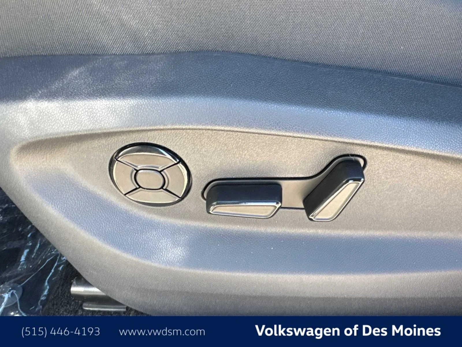 New 2026 Pure White Volkswagen SE image 24