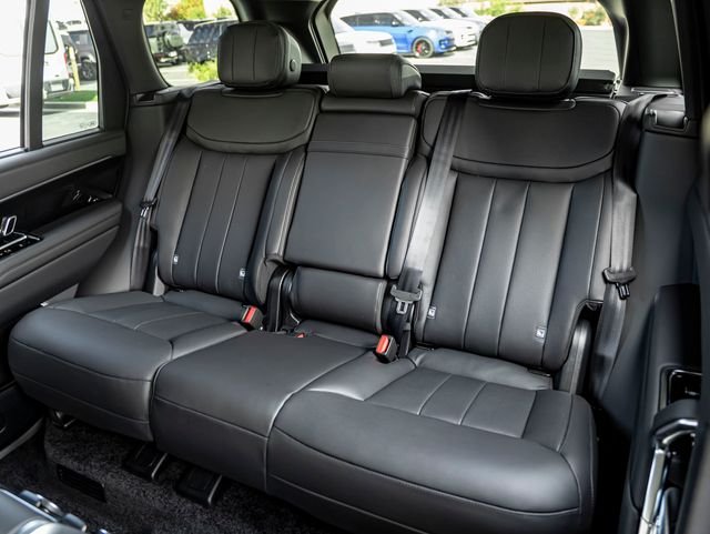 New 2026 Santorini Black Land Rover SE image 21